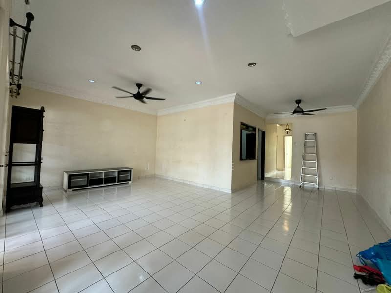 2-storey Terraced House for Rent in Seksyen 4 (Kota Damansara) - JH Tee - Living Room - PropertyGuru.com.my