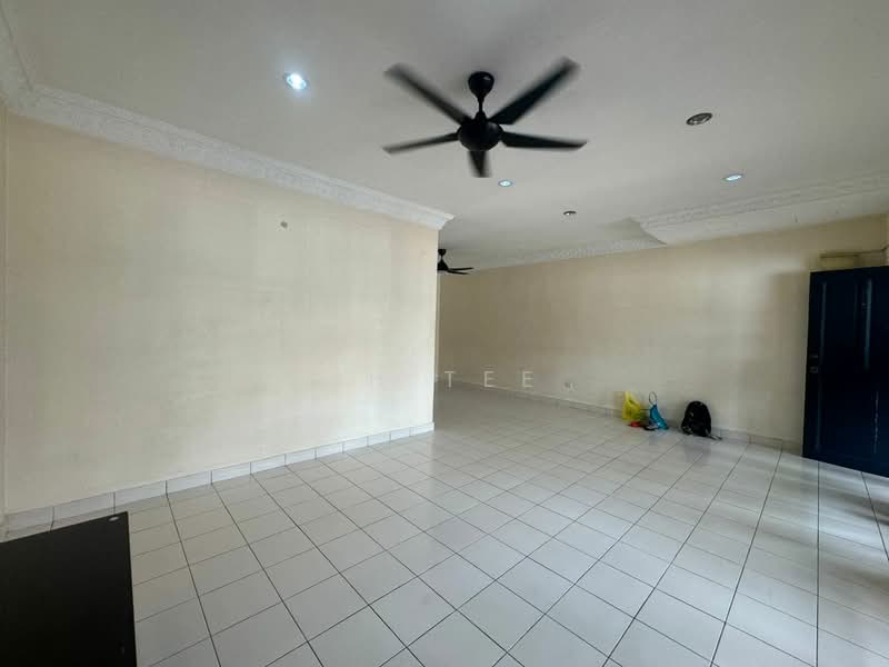 2-storey Terraced House for Rent in Seksyen 4 (Kota Damansara) - JH Tee - Living Room - PropertyGuru.com.my
