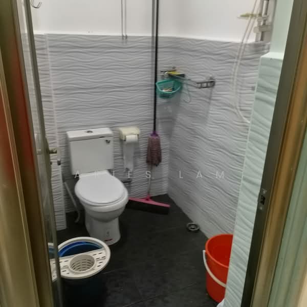 2-storey Terraced House for Sale in Bandar Baru Permas Jaya (Permas Jaya) - Aries Lam - Bathroom - PropertyGuru.com.my