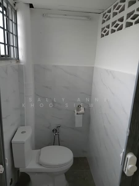 Pangsapuri untuk Dijual di Orchid @ Anggerik - Sally Anne Khoo Siew bee - Bathroom - PropertyGuru.com.my