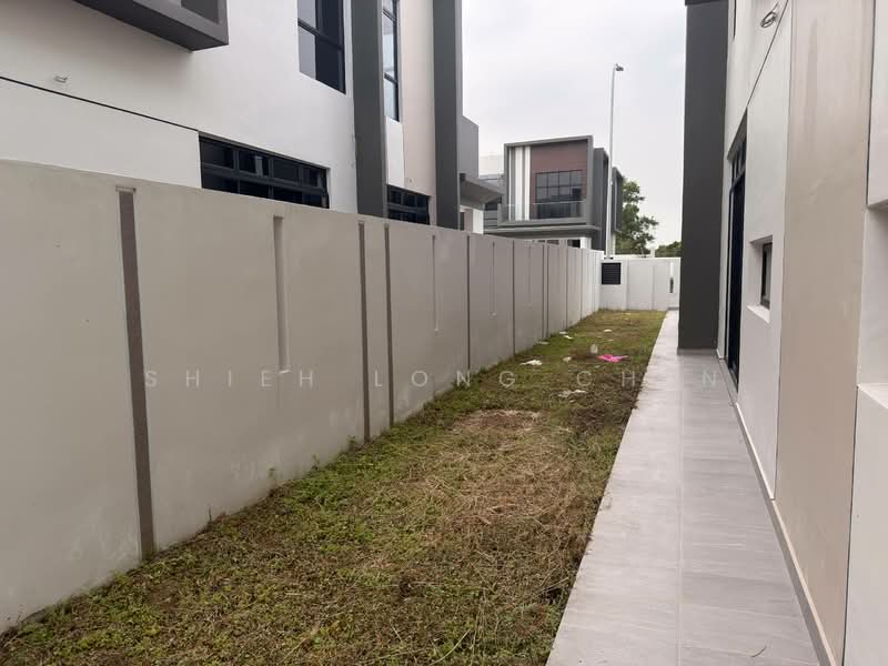 Semi-Detached House for Sale in Taman Sutera Utama (Skudai) - Shieh Long Chen - Exterior - PropertyGuru.com.my