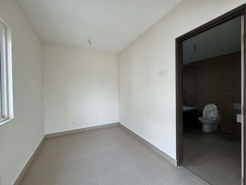 Semi-Detached House for Sale in Seri Kembangan (Selangor) - Lewis Tam - PropertyGuru.com.my