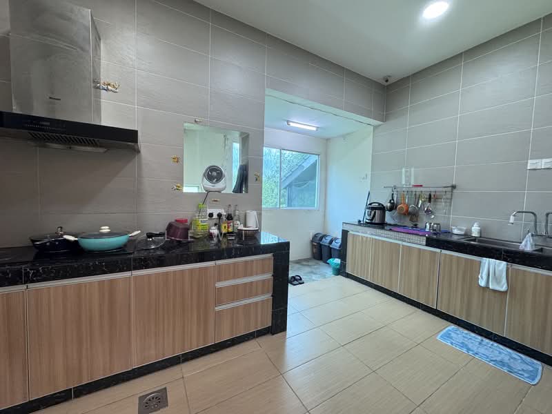 Semi-Detached House for Sale in Seri Kembangan (Selangor) - Lewis Tam - PropertyGuru.com.my