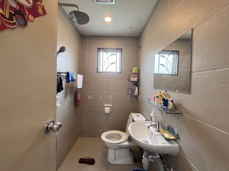 Semi-Detached House for Sale in Seri Kembangan (Selangor) - Lewis Tam - PropertyGuru.com.my