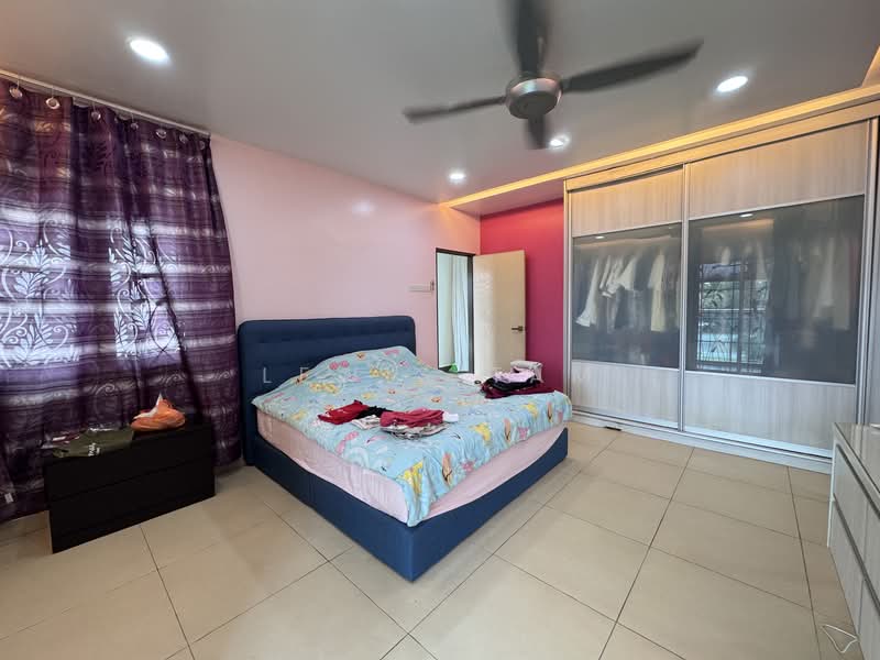 Semi-Detached House for Sale in Seri Kembangan (Selangor) - Lewis Tam - PropertyGuru.com.my