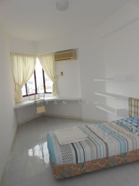 Kondominium untuk Dijual di Marina Bay Condominium - Ryan Sim - Bedroom - PropertyGuru.com.my