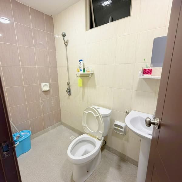 Servis Apartment untuk Disewa di Birch Plaza - Denise Teh - Bathroom - PropertyGuru.com.my