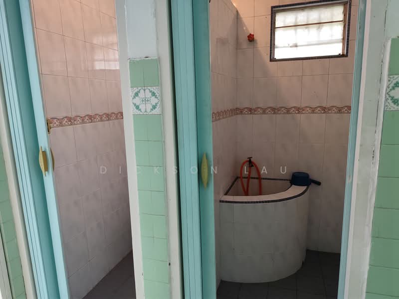 Rumah Teres 1 Tingkat untuk Dijual di Desa Jaya Kepong (Kepong) - Dickson Lau - Bathroom - PropertyGuru.com.my