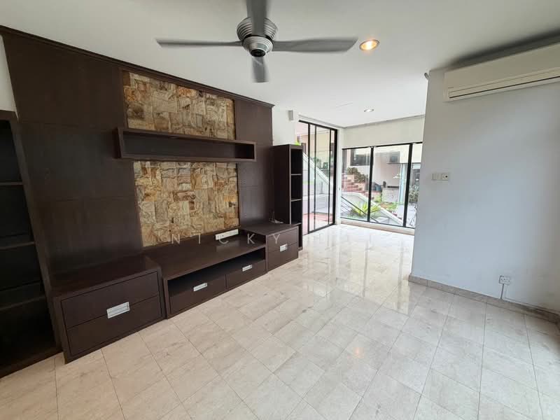 2.5-storey Terraced House for Sale in Sierramas (Sungai Buloh) - Nicky Lai - Living Room - PropertyGuru.com.my