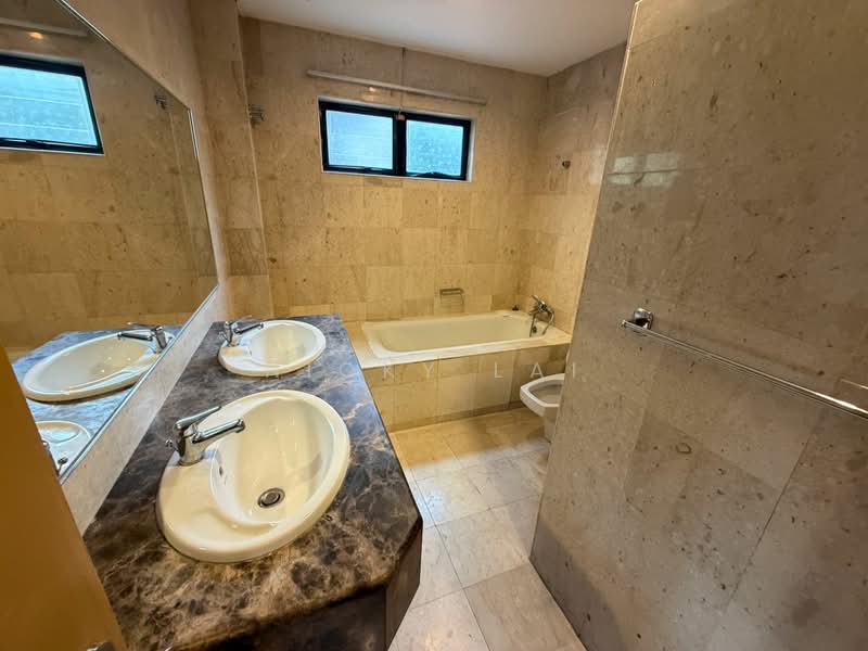 2.5-storey Terraced House for Sale in Sierramas (Sungai Buloh) - Nicky Lai - Bathroom - PropertyGuru.com.my