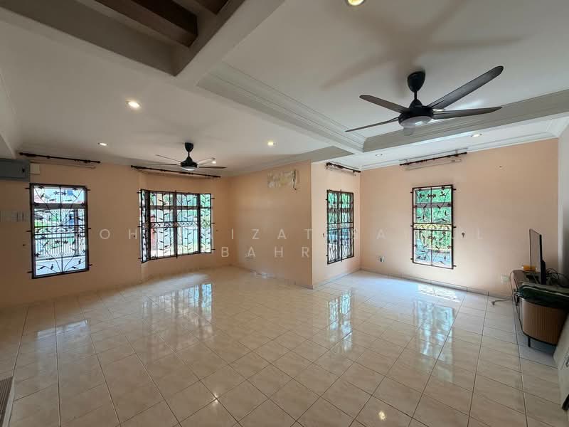 2-storey Terraced House for Sale in Bandar Mahkota Cheras (Cheras) - Mohd Aizat Saiful Bahri - Living Room - PropertyGuru.com.my