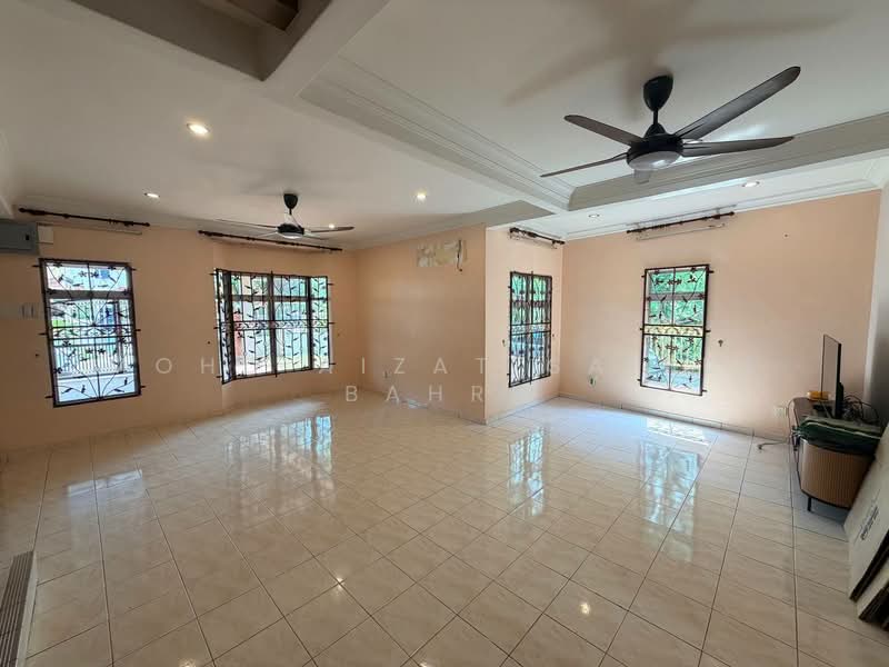 2-storey Terraced House for Sale in Bandar Mahkota Cheras (Cheras) - Mohd Aizat Saiful Bahri - Living Room - PropertyGuru.com.my