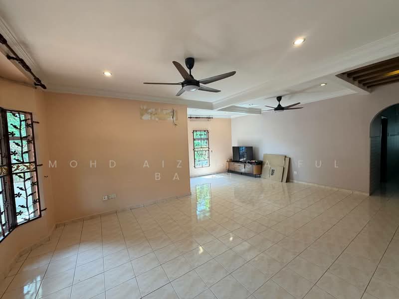 2-storey Terraced House for Sale in Bandar Mahkota Cheras (Cheras) - Mohd Aizat Saiful Bahri - Living Room - PropertyGuru.com.my