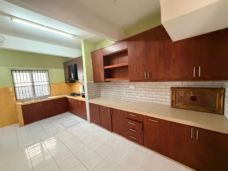 2-storey Terraced House for Sale in Bandar Mahkota Cheras (Cheras) - Mohd Aizat Saiful Bahri - Kitchen - PropertyGuru.com.my