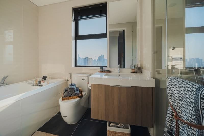 Kondominium untuk Dijual di Capella Embassy (D'Rapport Residences) - Jeffrey Chia - Bathroom - PropertyGuru.com.my