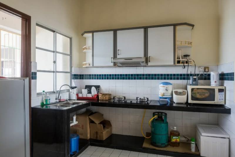 Condominium for Sale at Puncak Athenaeum - Vincent Yeoh - Kitchen - PropertyGuru.com.my