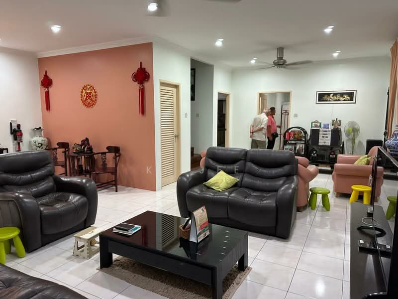 Semi-Detached House for Sale in Kuching (Sarawak) - KC Jee - Living Room - PropertyGuru.com.my