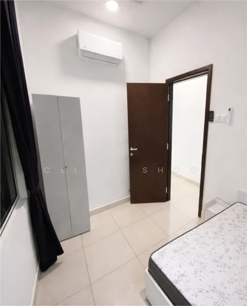 Condominium for Rent at Paraiso Residence @ The Earth - Celine Shoo - Bedroom - PropertyGuru.com.my