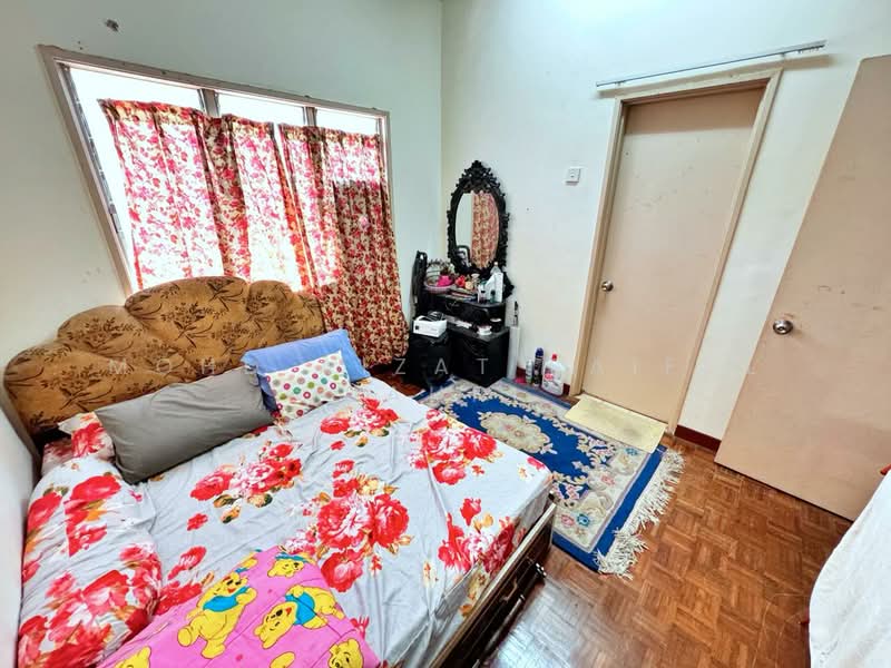 2-storey Terraced House for Sale in Taman Impian Putra (Bangi) - Mohd Aizat Saiful Bahri - Bedroom - PropertyGuru.com.my