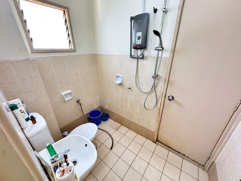 2-storey Terraced House for Sale in Taman Impian Putra (Bangi) - Mohd Aizat Saiful Bahri - Bathroom - PropertyGuru.com.my