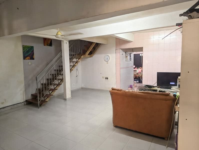 Rumah Teres 1.5 Tingkat untuk Dijual di Taman Tasik Semenyih (Semenyih) - CK Law - Living Room - PropertyGuru.com.my