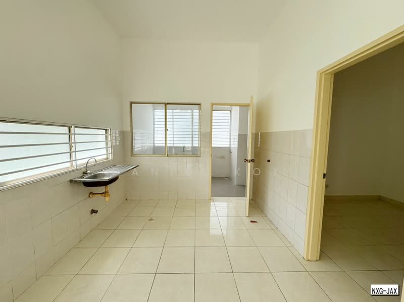 2-storey Terraced House for Sale in Setia Indah (Setia Alam) - Daniel Kok - Kitchen - PropertyGuru.com.my