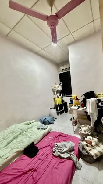 2-storey Terraced House for Sale in Taman Desa Cemerlang (Ulu Tiram) - Vincent Gian - Bedroom - PropertyGuru.com.my