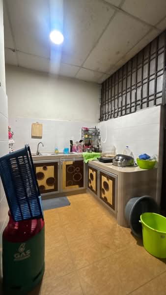 2-storey Terraced House for Sale in Taman Desa Cemerlang (Ulu Tiram) - Vincent Gian - Kitchen - PropertyGuru.com.my