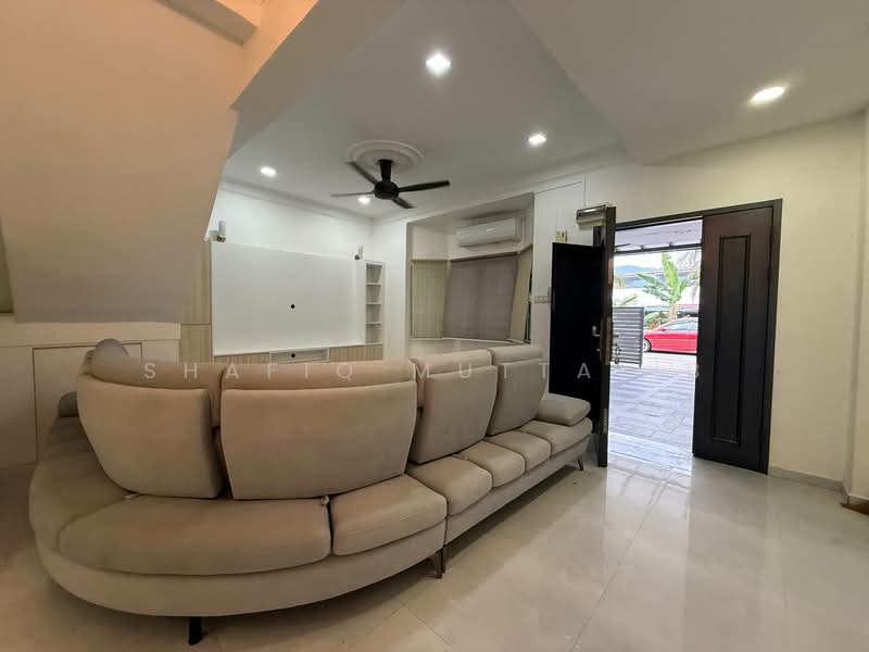 Rumah Teres 2 Tingkat untuk Dijual di Ampang Jaya (Ampang) - Shafiq Muttalib - Living Room - PropertyGuru.com.my