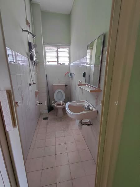 2-storey Terraced House for Sale in Usj 3 (Subang Jaya) - Christine Lim - Bathroom - PropertyGuru.com.my