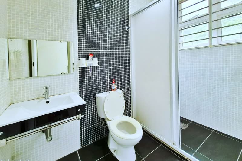 Rumah Berkembar untuk Dijual di Ampang Jaya (Ampang) - Reena Sarif - Bathroom - PropertyGuru.com.my