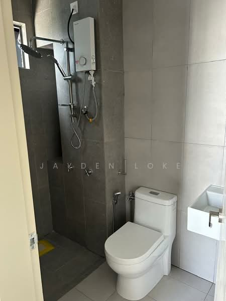 Servis Apartment untuk Disewa di The Harmony - Jayden Loke - Bathroom - PropertyGuru.com.my