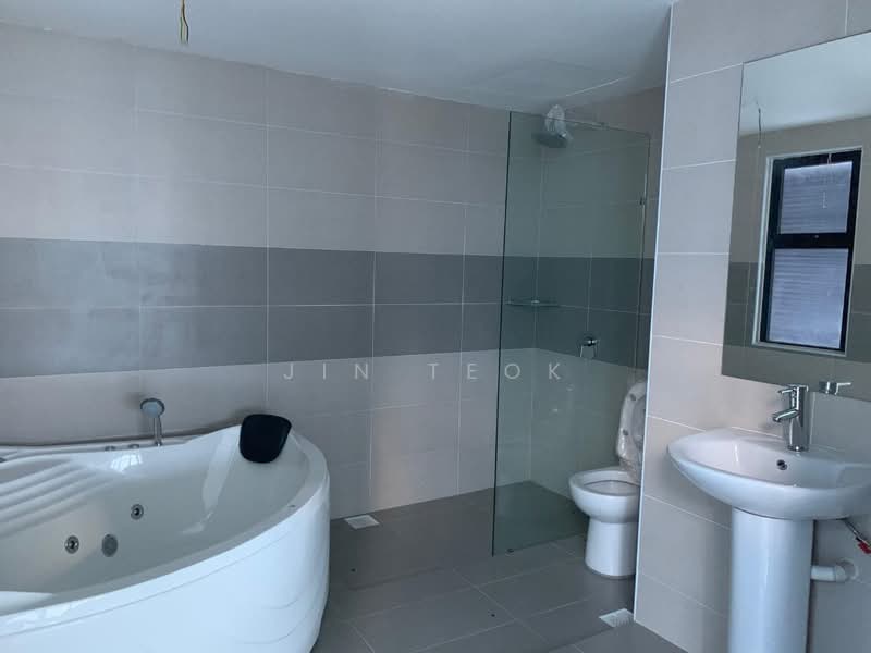 Rumah Kluster untuk Dijual di Taman Mutiara Mas (Skudai) - Jin Teok - Bathroom - PropertyGuru.com.my