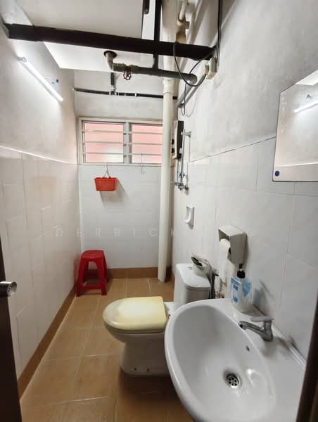 Pangsapuri untuk Dijual di Jasmin Apartment - Derrick Ang - Bathroom - PropertyGuru.com.my