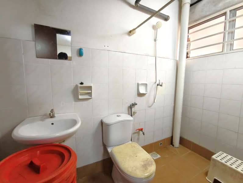 Pangsapuri untuk Dijual di Jasmin Apartment - Derrick Ang - Bathroom - PropertyGuru.com.my