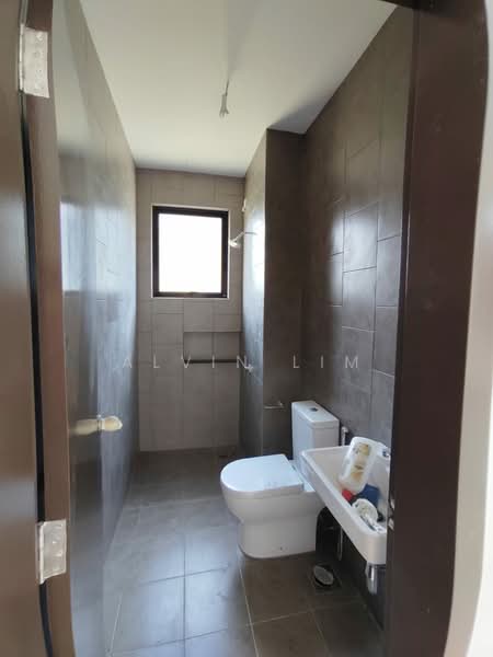 Semi-Detached House for Sale in Taman Tasik Semenyih (Semenyih) - Alvin Lim - Bathroom - PropertyGuru.com.my