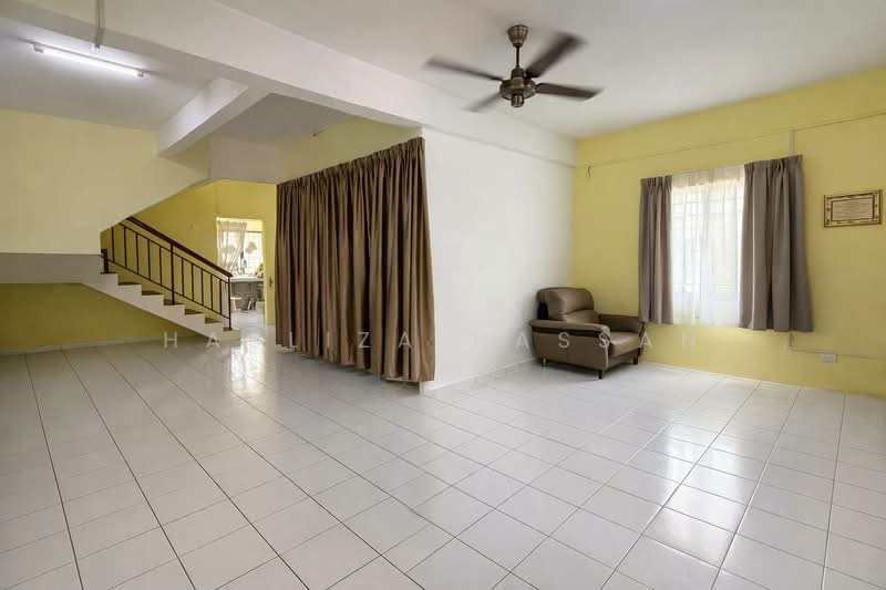 2-storey Terraced House for Sale in Bandar Baru Bangi (Selangor) - Hasliza Hassan - Living Room - PropertyGuru.com.my
