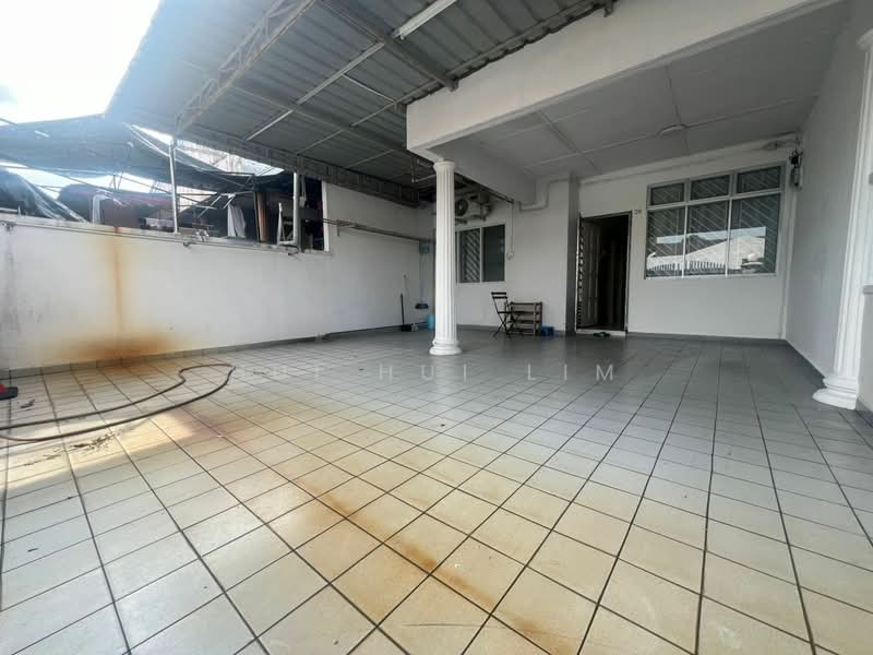 1-storey Terraced House for Sale in Taman Universiti (Sri Gading) - Hui Hui Lim - Exterior - PropertyGuru.com.my