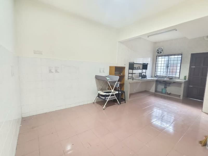 2-storey Terraced House for Sale in Bandar Selesa Jaya (Skudai) - Carson . - Kitchen - PropertyGuru.com.my