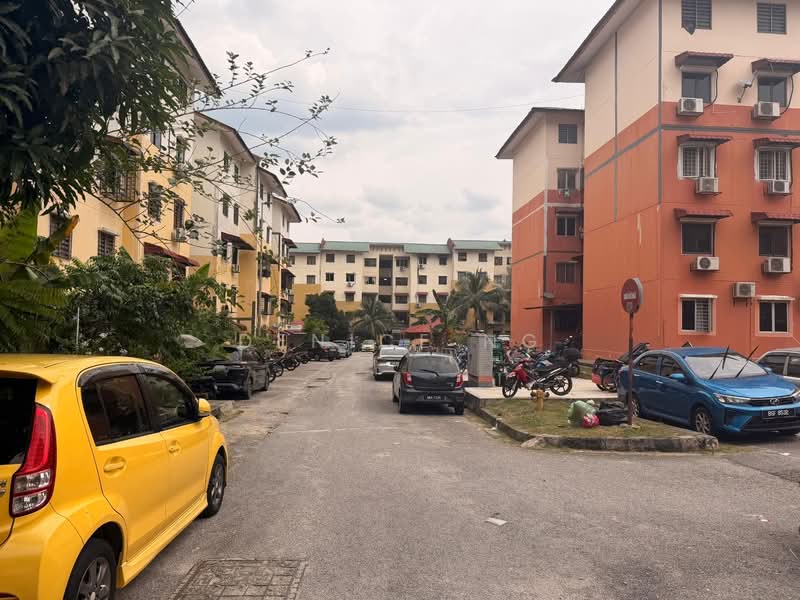 Rumah Flat untuk Dijual di Pangsapuri Sri Meranti - Denice Ng - Exterior - PropertyGuru.com.my