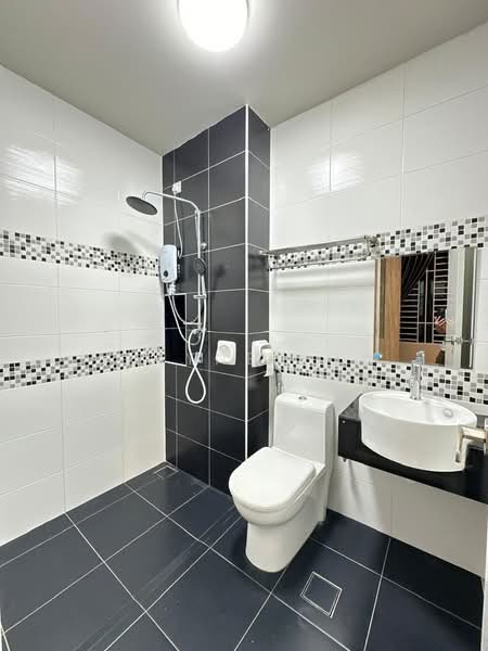 Service Residence for Sale at Sky View - Elayne Low - Bathroom - PropertyGuru.com.my