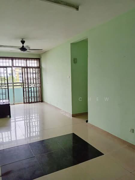 Pangsapuri untuk Dijual di Kipark Apartment - EDISON CHEW - Living Room - PropertyGuru.com.my