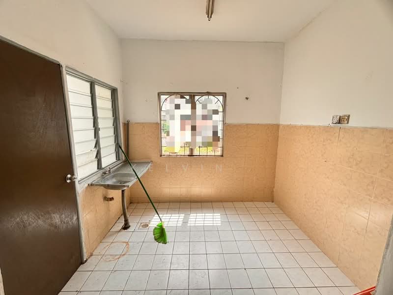 2-storey Terraced House for Sale in Bandar Baru Kundang (Rawang) - Kelvin . - Kitchen - PropertyGuru.com.my