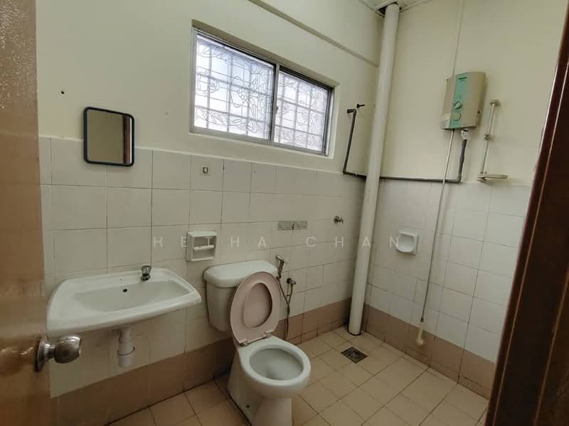2.5-storey Terraced House for Sale in Balakong (Selangor) - Hetha Chan - Bathroom - PropertyGuru.com.my