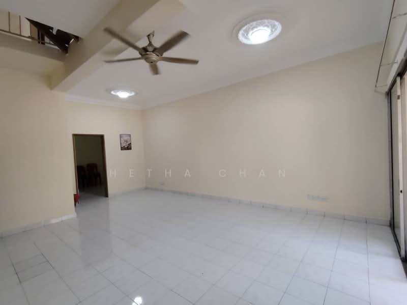 2.5-storey Terraced House for Sale in Balakong (Selangor) - Hetha Chan - Living Room - PropertyGuru.com.my