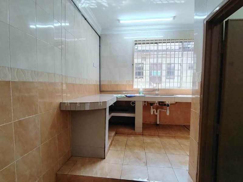 2.5-storey Terraced House for Sale in Balakong (Selangor) - Hetha Chan - Kitchen - PropertyGuru.com.my