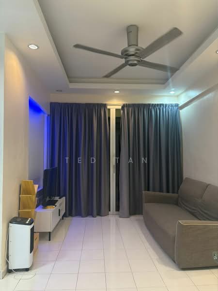 Kondominium untuk Dijual di Putra Place Condominium - Ted Tan - Living Room - PropertyGuru.com.my