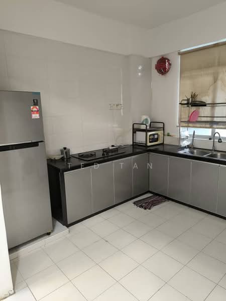 Kondominium untuk Dijual di Putra Place Condominium - Ted Tan - Kitchen - PropertyGuru.com.my