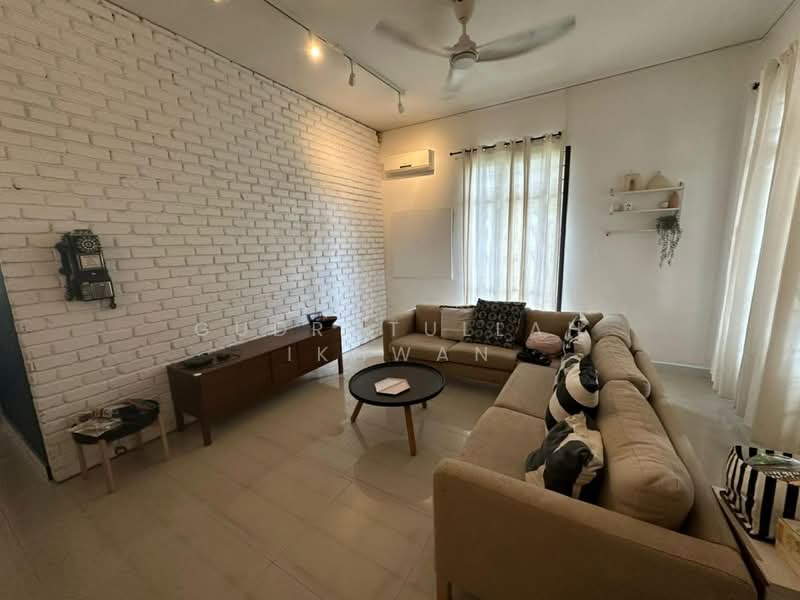 Rumah Berkembar untuk Dijual di Presint 15 (Putrajaya) - Gudrotullah Ikhwan - Living Room - PropertyGuru.com.my