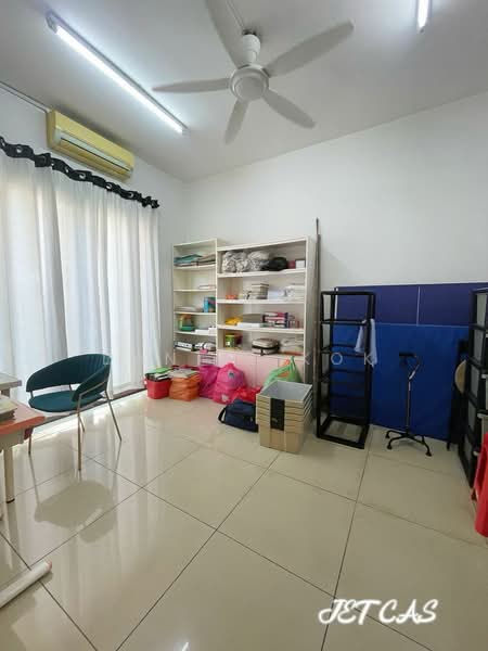 Bungalow for Sale in Aman Perdana (Kapar) - Daniel Kok - Study - PropertyGuru.com.my